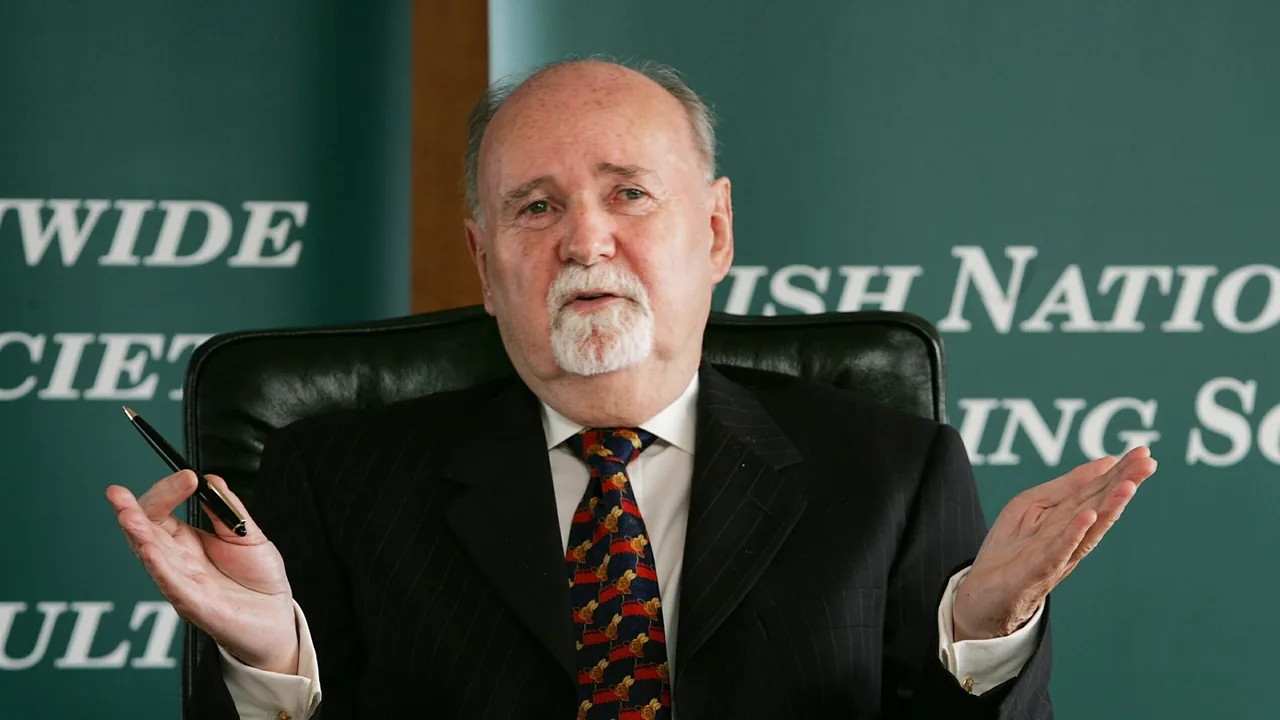 Michael Fingleton at an Irish Nationwide Building Society briefing